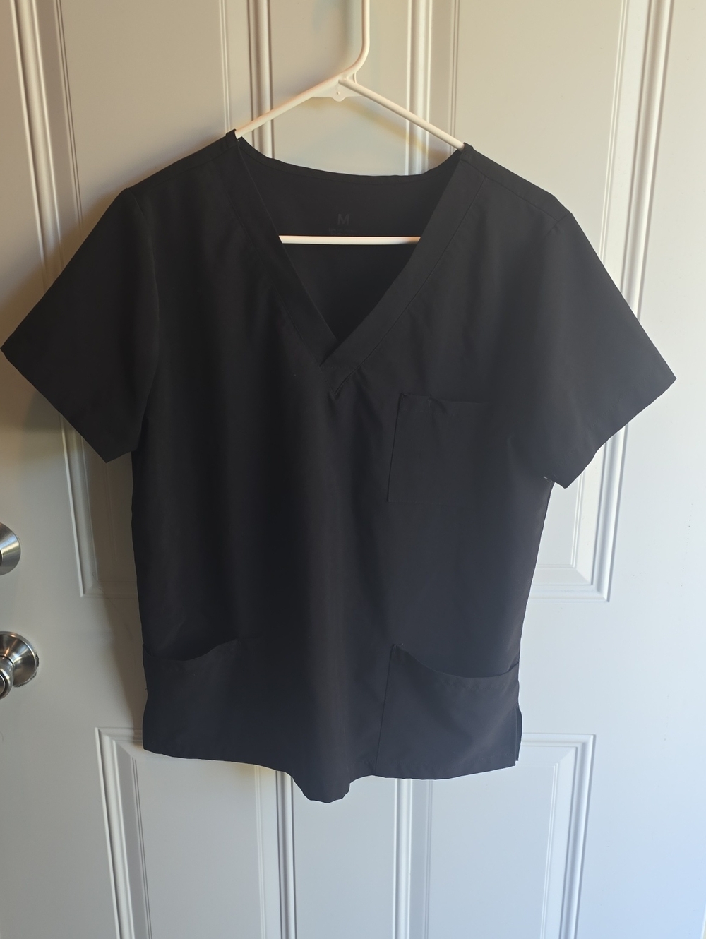 Women’s Black V-Neck Scrub Top - M